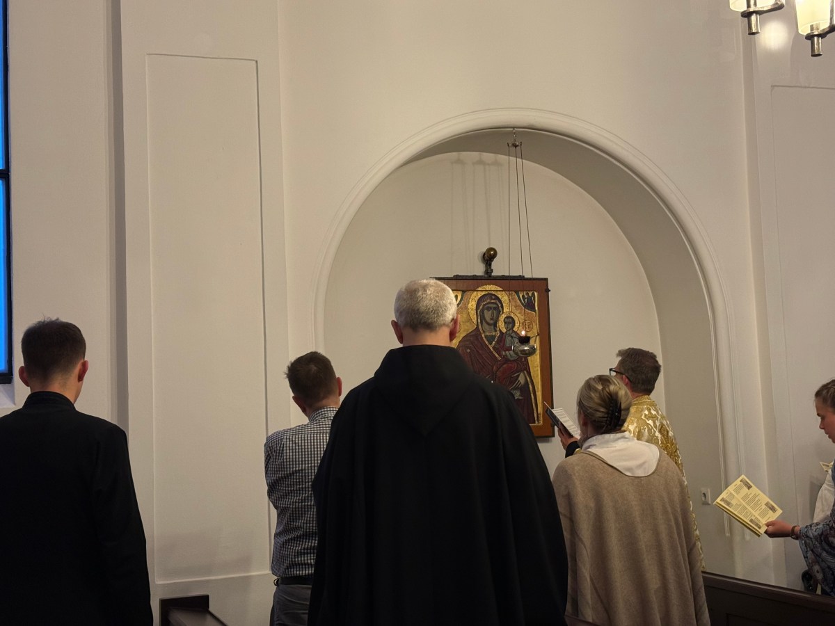 Akathisztosz a bencéseknél